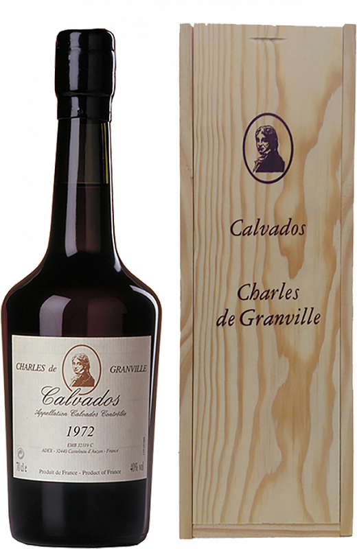 Шарль де Гранвиль 1972 Кальвадос AOC в подарочной упаковке 1972 0.7 л